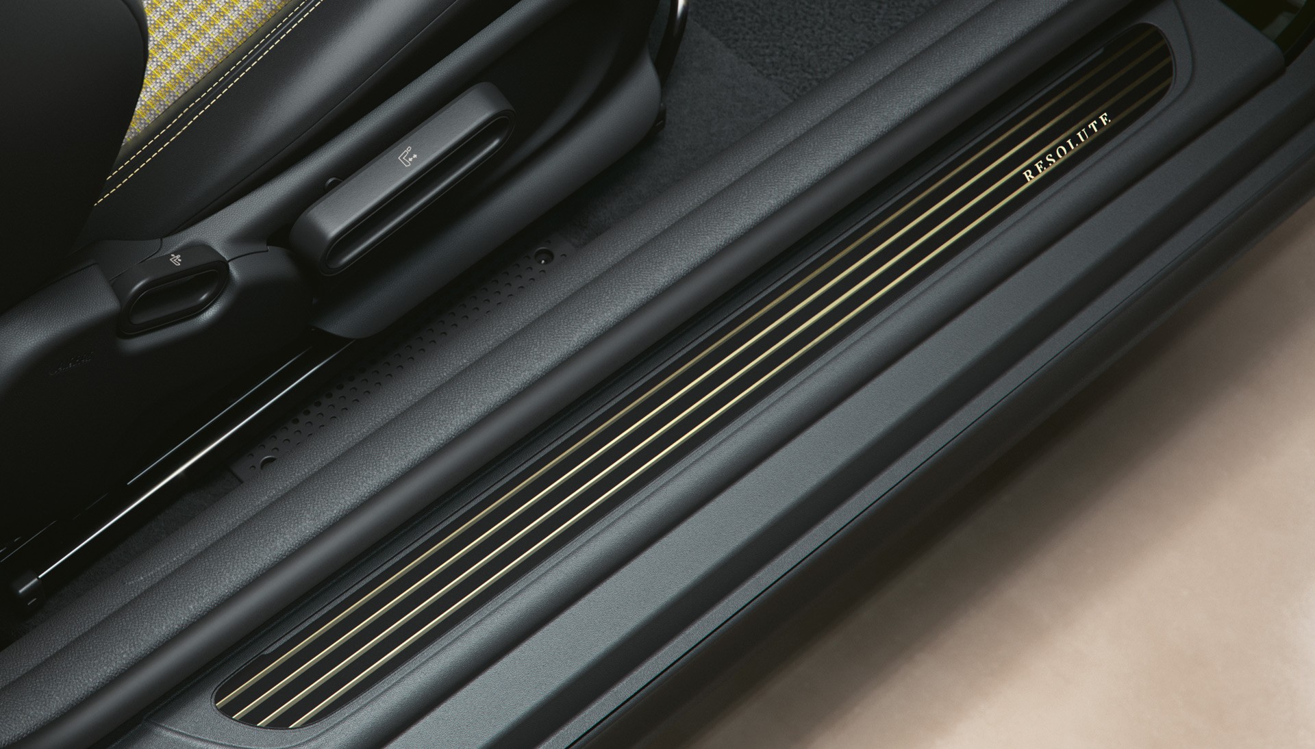 MINI Resolute Edition – door entry sills